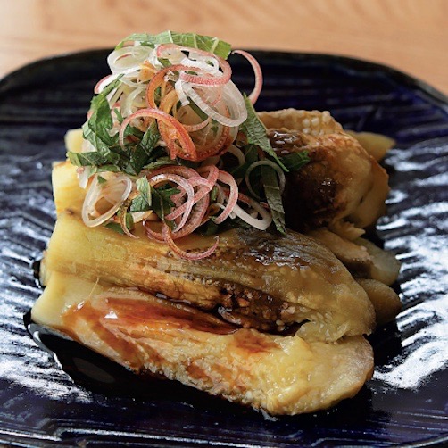 旬のなすこそ、シンプルに！〜石原洋子さんの「焼きなすの薬味のせ 