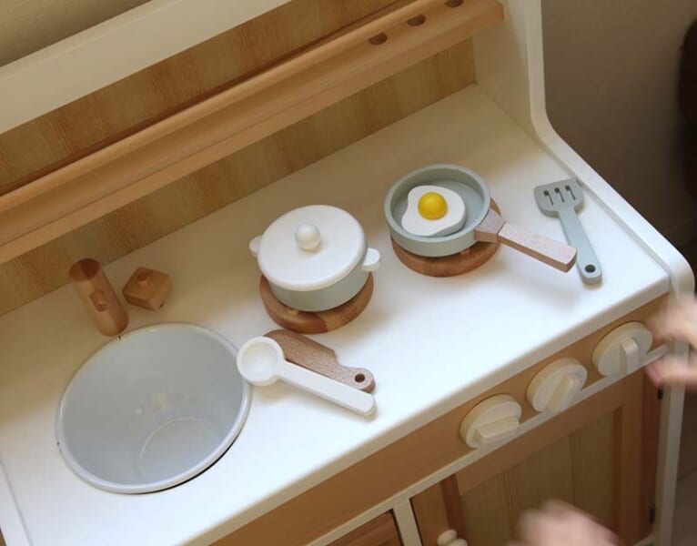 天然木を使用したおままごとキッチン PIENI KOTIの”PIENI KITCHEN 